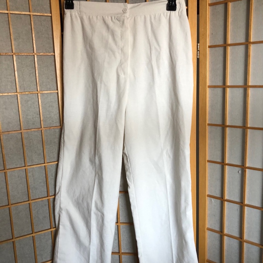 Linen weave ivory-white pants. Elastic waist 29